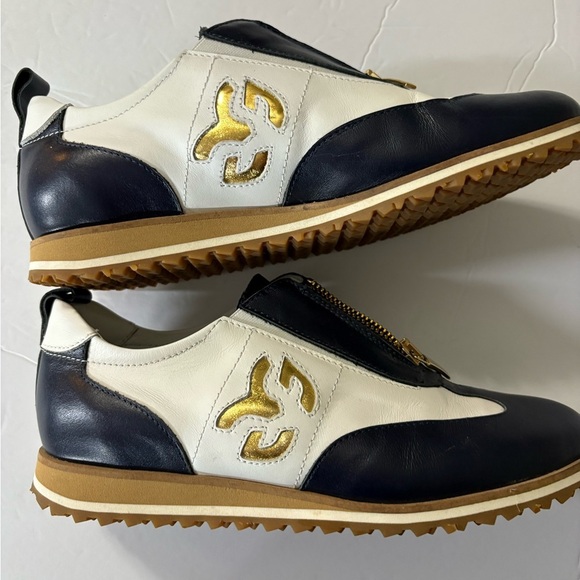 Walter Genuin Woman’s Blue and White Leather Golf Shoes w Gold Zip Closure. 7 - Picture 3 of 13